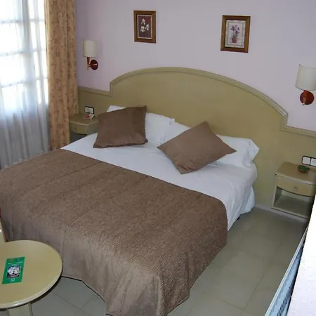 Masia Del Cadet Hotel