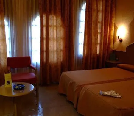 Masia Del Cadet Hotel